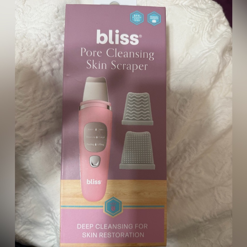 Bliss Pink Skin Scraper for Pore Cleansing